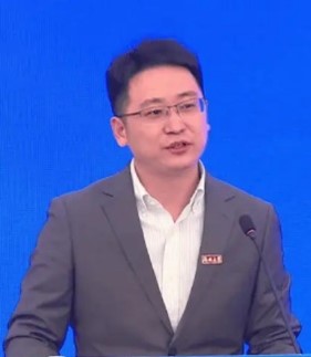 曾龙辉